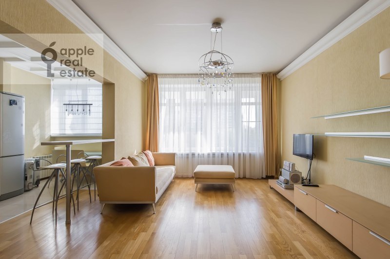 Продается 2-комнатная квартира, площадью 88.00 кв.м. Москва, 60-летия Октября проспект, дом 8