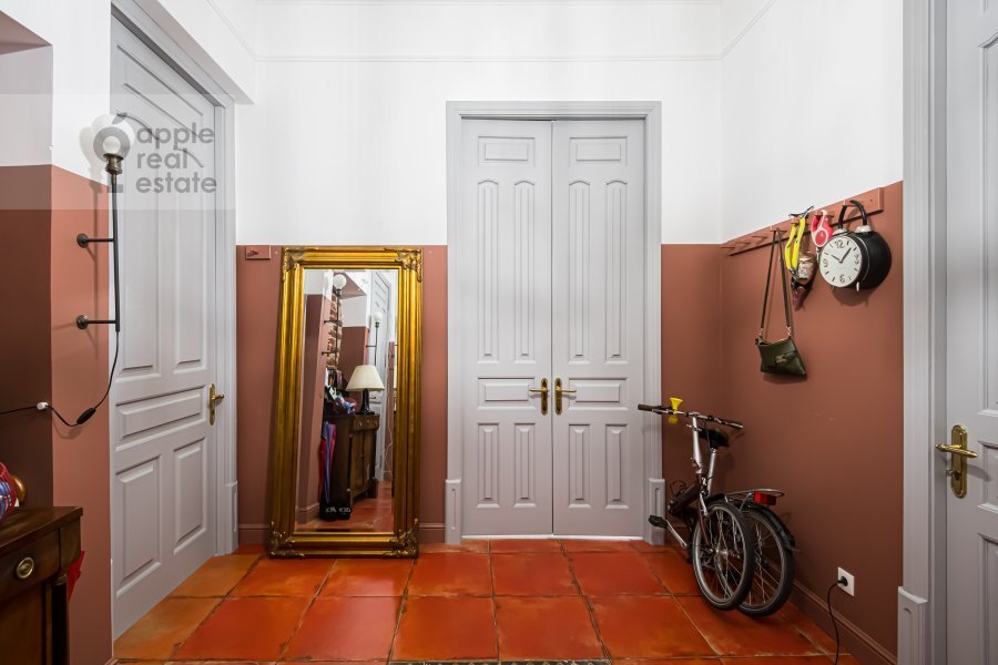 Продается 4-комнатная квартира, площадью 165.00 кв.м. Москва, Никитский бульвар, дом 5