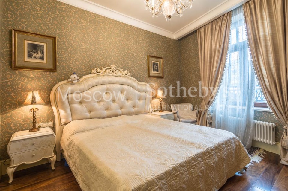 Продается 5-комнатная квартира, площадью 230.00 кв.м. Москва, переулок Зачатьевский 2-й, дом 11