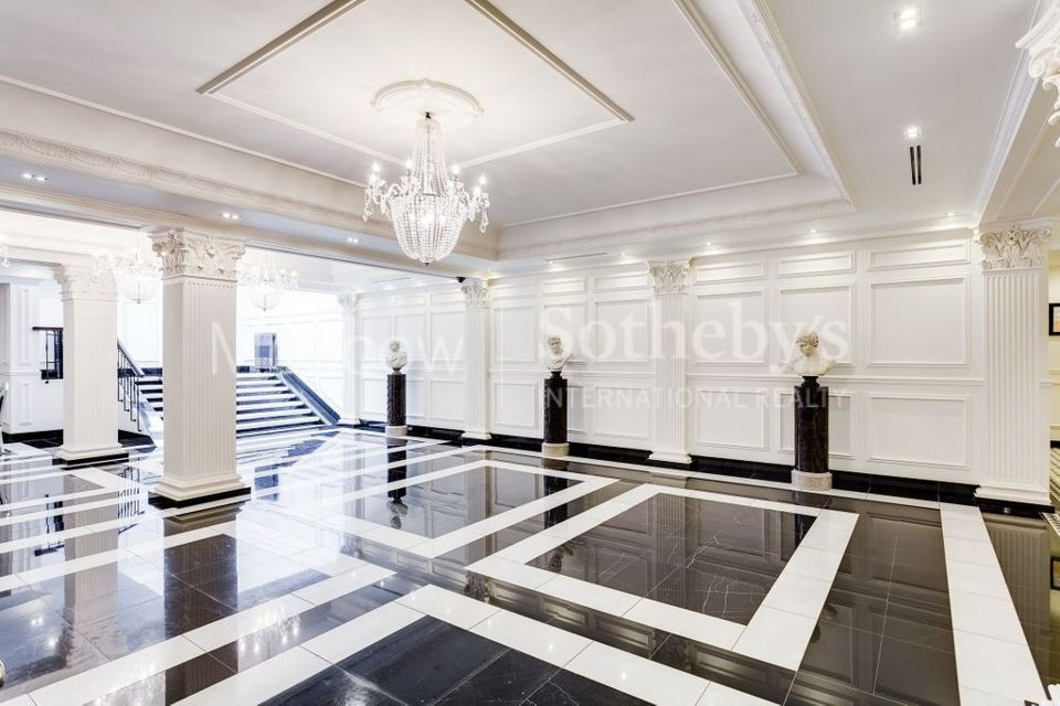 Продается 5-комнатная квартира, площадью 206.00 кв.м. Москва, переулок Подсосенский, дом 3