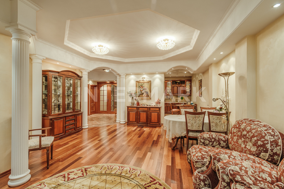 Продается 4-комнатная квартира, площадью 150.00 кв.м. Москва, переулок Казарменный, дом 3с6