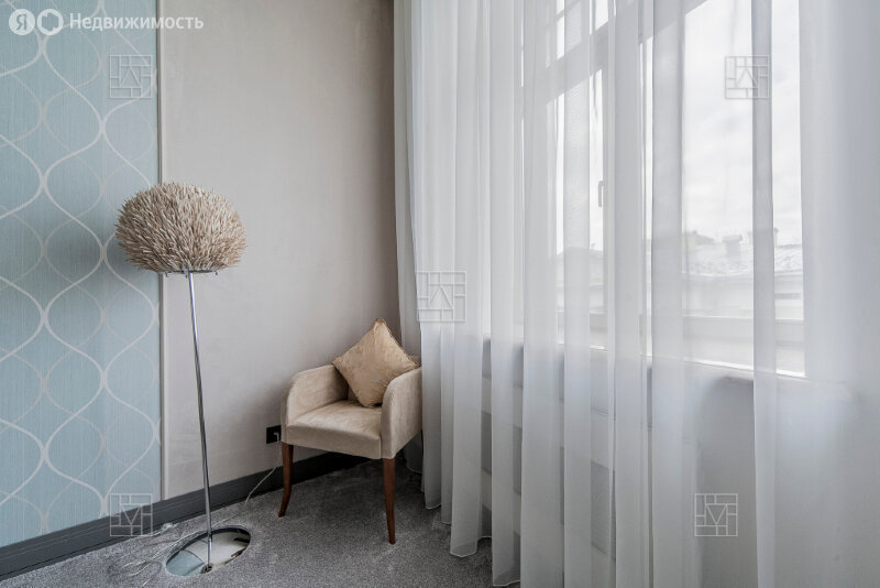 Продается 4-комнатная квартира, площадью 250.00 кв.м. Москва, улица Пречистенка, дом 27