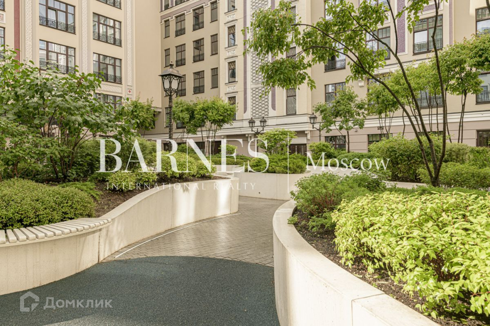 Продается 2-комнатная квартира, площадью 69.70 кв.м. Москва, улица Поварская