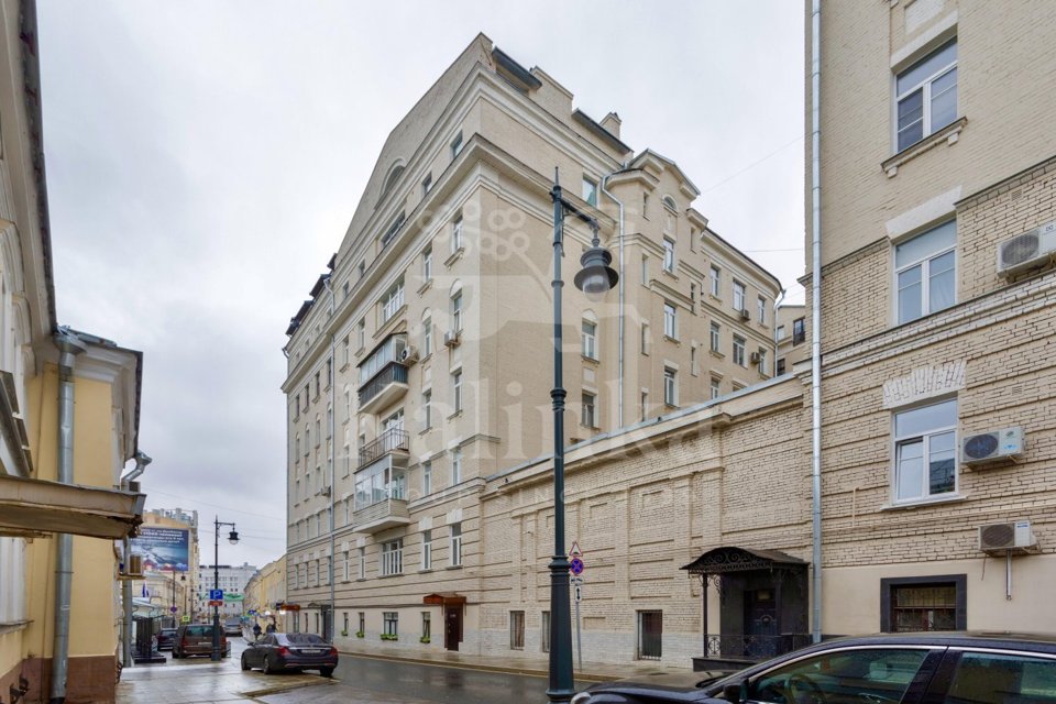 Продается 3-комнатная квартира, площадью 131.40 кв.м. Москва, Никитский бульвар, дом 12