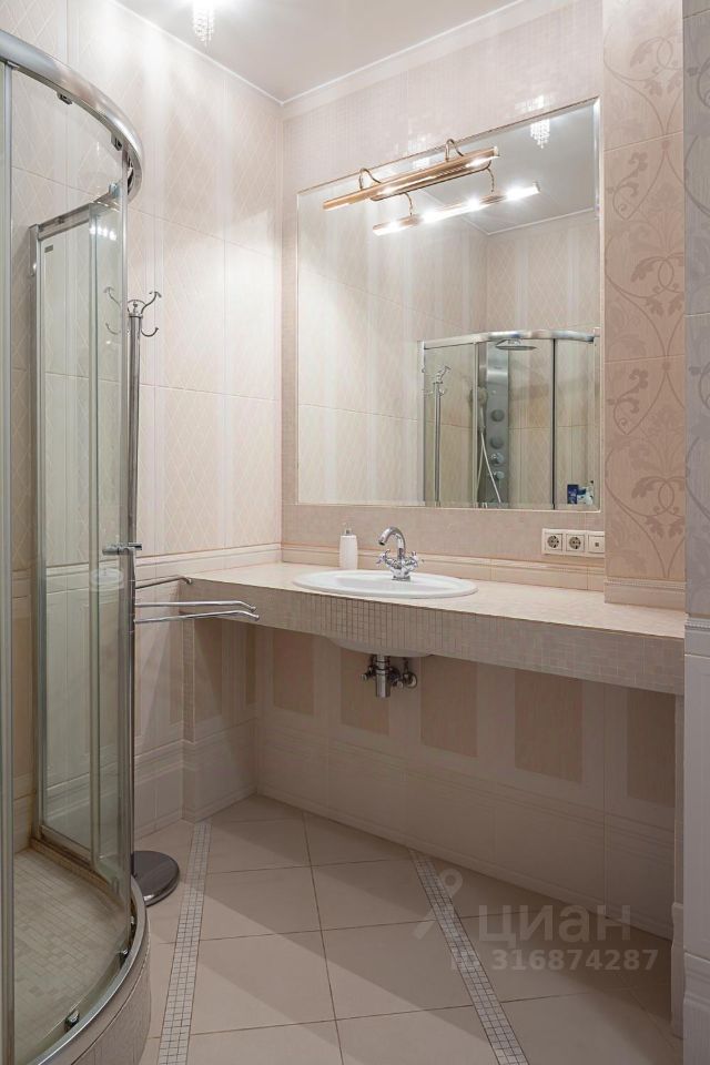 Продается 2-комнатная квартира, площадью 107.70 кв.м. Москва, улица Пудовкина, дом 7