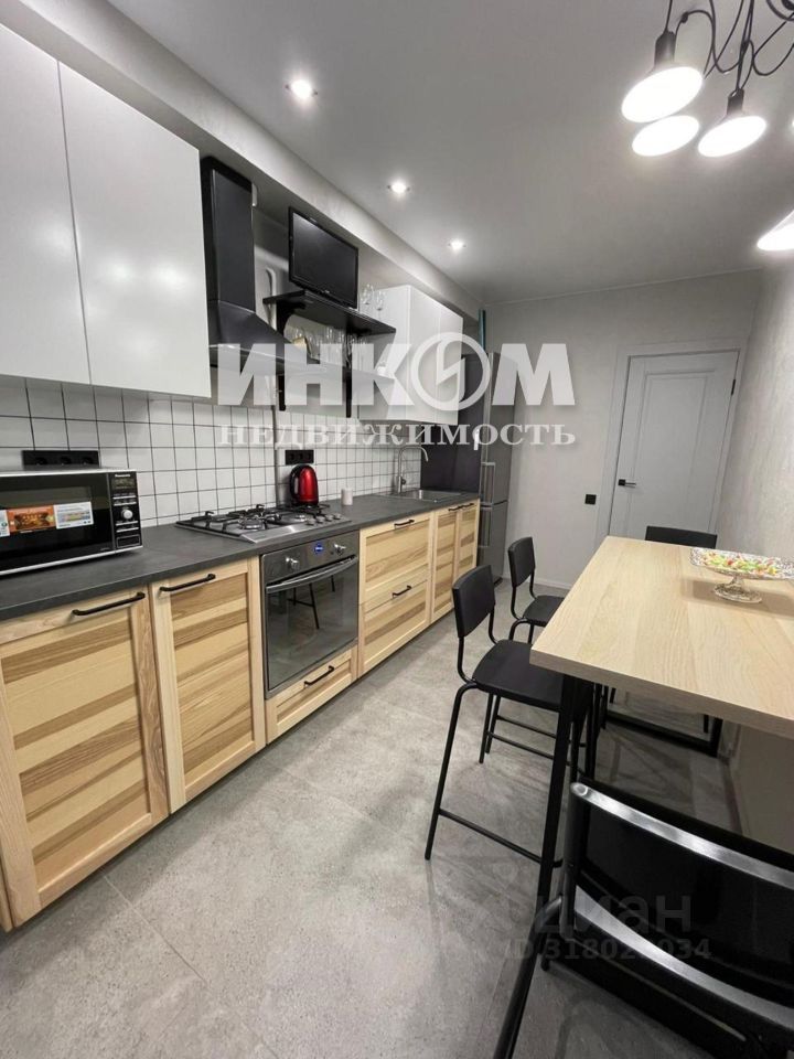 Продается 1-комнатная квартира, площадью 35.60 кв.м. Москва, улица Ярцевская, дом 29к1