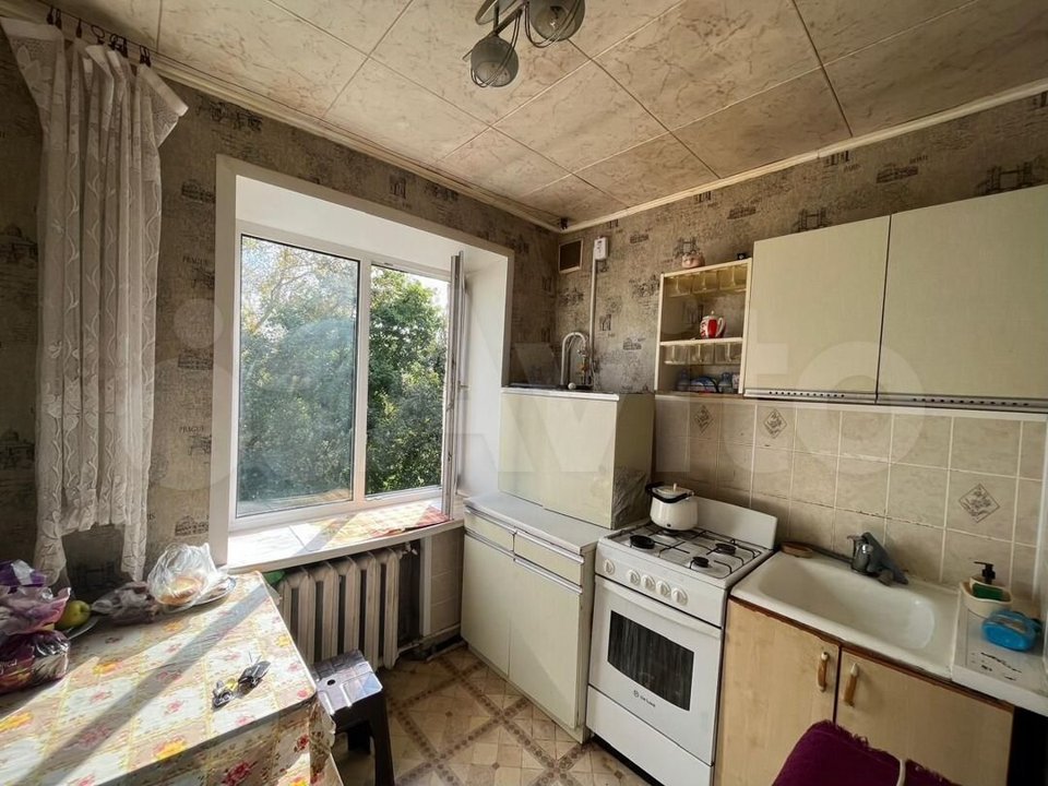 Продается 2-комнатная квартира, площадью 40.00 кв.м. Московская область, Красногорск городской округ, поселок городского типа Нахабино, улица Институтская, дом 1