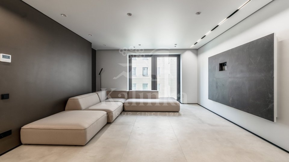 Продается 2-комнатная квартира, площадью 74.00 кв.м. Москва, улица Большая Садовая