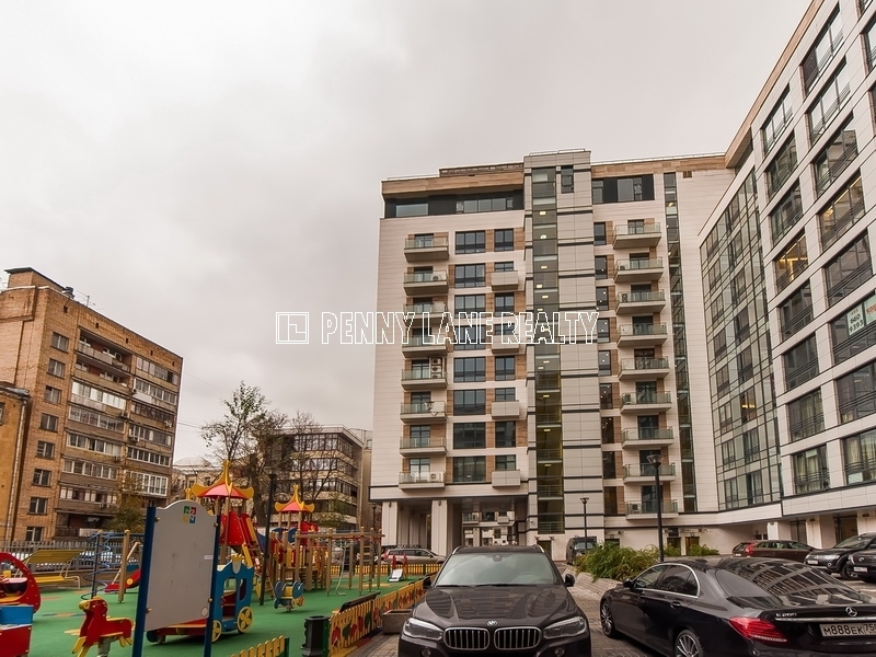 Продается 3-комнатная квартира, площадью 142.00 кв.м. Москва, переулок Казарменный, дом 3