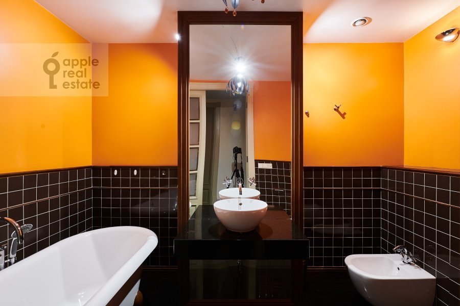 Продается 3-комнатная квартира, площадью 90.00 кв.м. Москва, переулок Козихинский Большой, дом 19/6