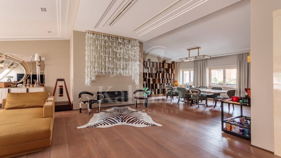 Продается 2-комнатная квартира, площадью 137.00 кв.м. Москва, улица Бронная Малая