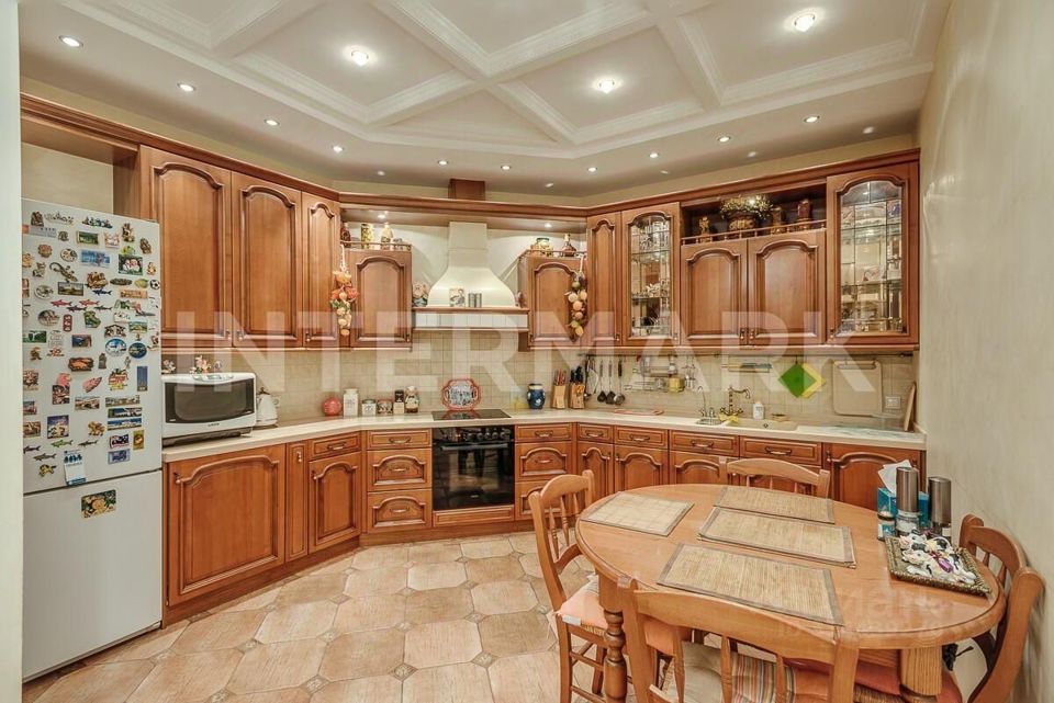 Продается 4-комнатная квартира, площадью 150.00 кв.м. Москва, переулок Казарменный, дом 3с6