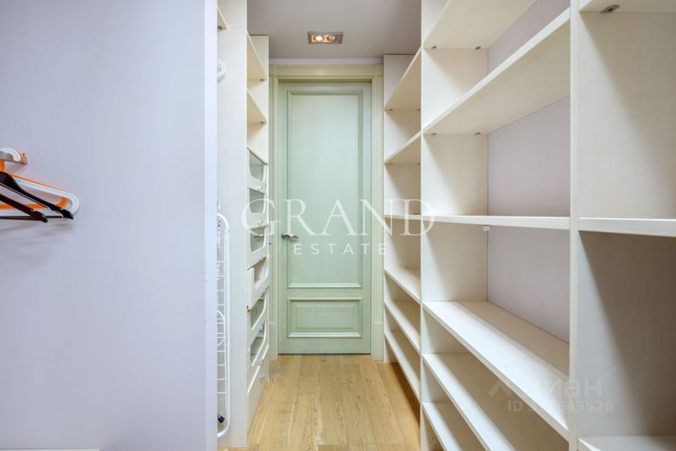 Продается 3-комнатная квартира, площадью 90.00 кв.м. Москва, переулок Козихинский Большой, дом 19/6