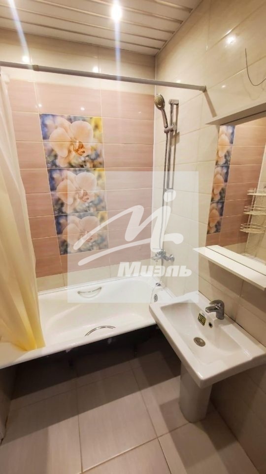 Продается 1-комнатная квартира, площадью 38.10 кв.м. Московская область, Одинцовский район, село Ромашково, улица Никольская, дом 8К3