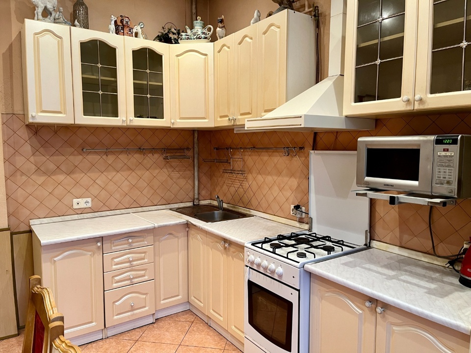 Продается 2-комнатная квартира, площадью 60.00 кв.м. Москва, улица Буракова, дом 17/2