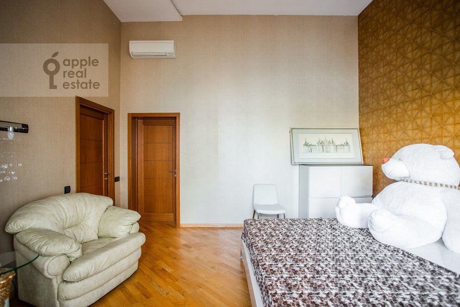 Продается 5-комнатная квартира, площадью 220.00 кв.м. Москва, переулок Слесарный, дом 3