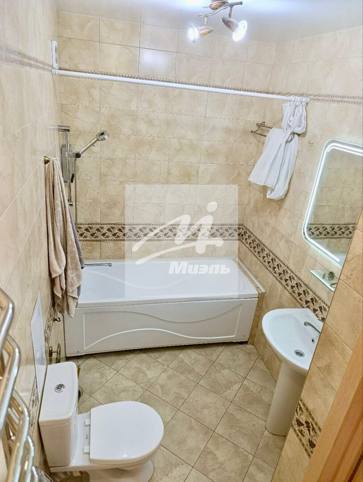 Продается 1-комнатная квартира, площадью 40.20 кв.м. Московская область, Дмитровский городской округ, село Озерецкое, Радости бульвар, дом 16