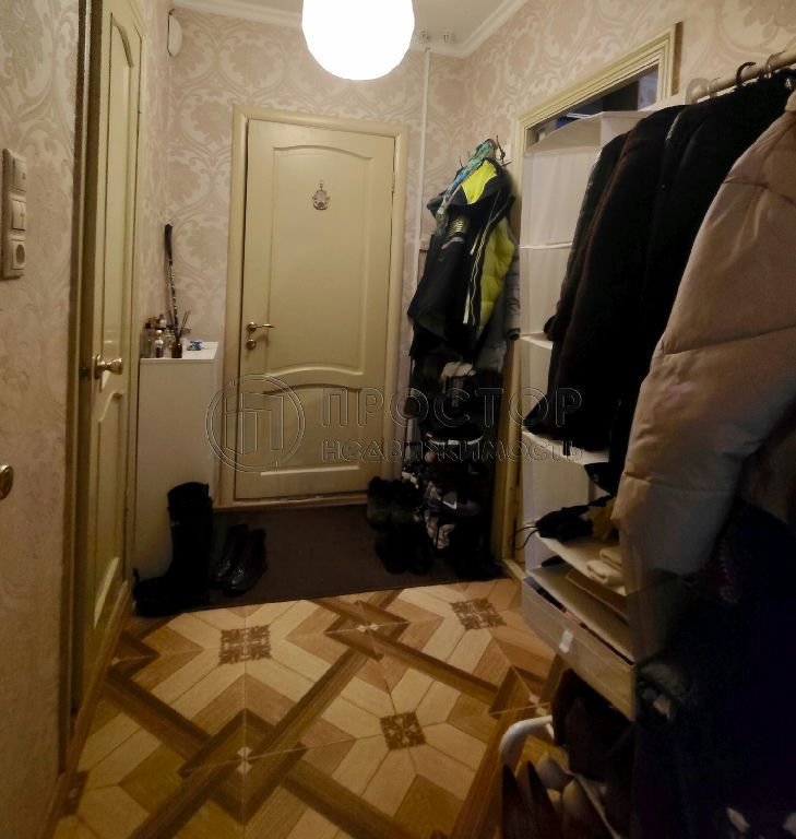 Продается 1-комнатная квартира, площадью 38.00 кв.м. Москва, улица Никулинская, дом 31