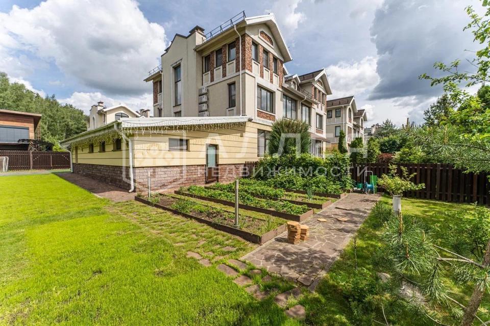 Продается дом, площадью 270.00 кв.м. Московская область, Истра городской округ, деревня Новинки