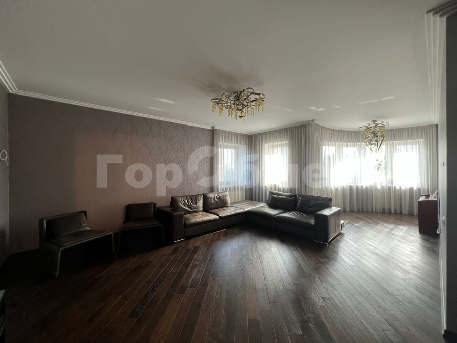 Продается 4-комнатная квартира, площадью 168.00 кв.м. Москва, улица Архитектора Власова, дом 18