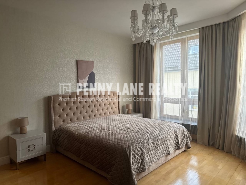 Продается 3-комнатная квартира, площадью 135.00 кв.м. Москва, Страстной бульвар