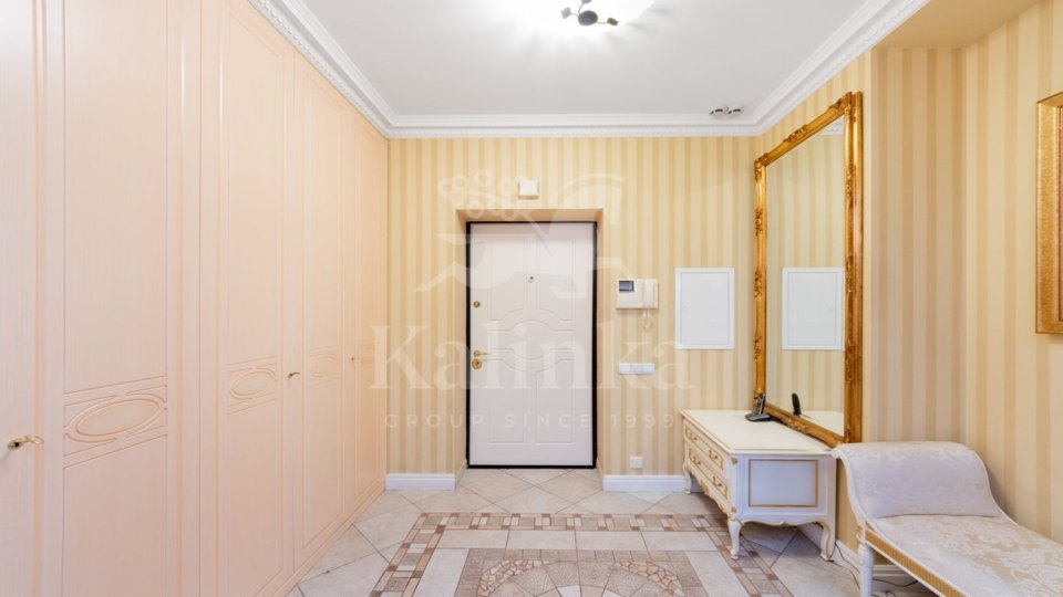 Продается 3-комнатная квартира, площадью 173.10 кв.м. Москва, переулок 1-й Смоленский, дом 17