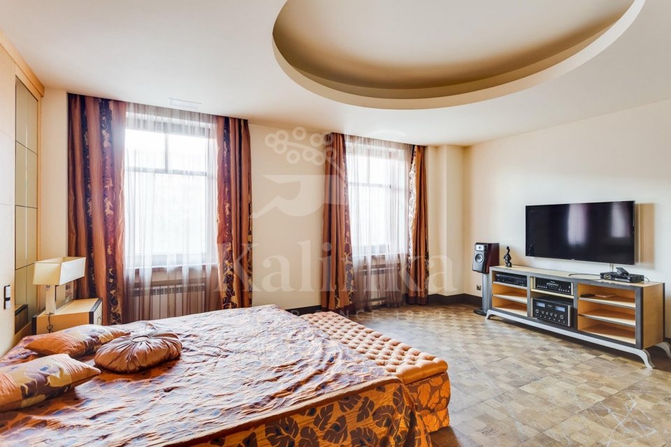Продается 5-комнатная квартира, площадью 251.50 кв.м. Москва, улица Фрунзенская 2-я, дом 12