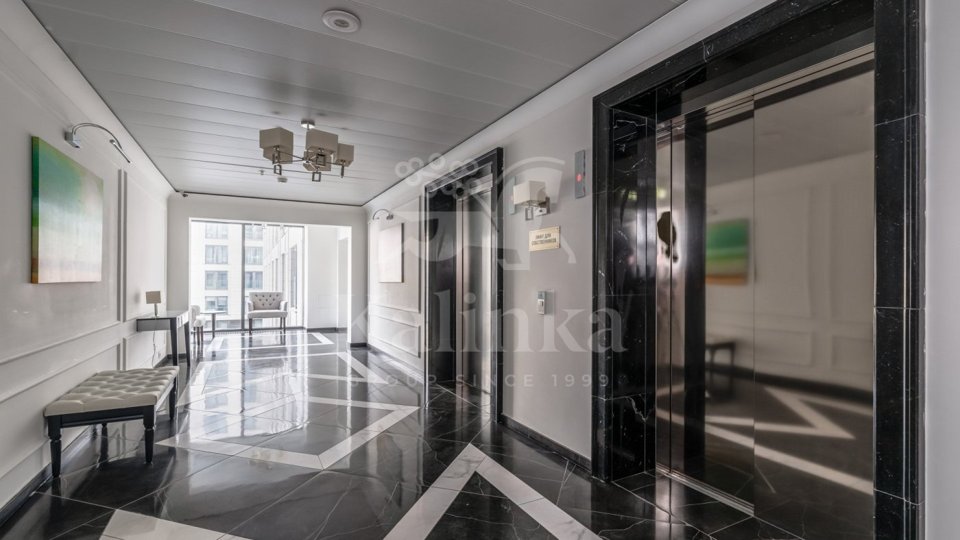 Продается 2-комнатная квартира, площадью 74.00 кв.м. Москва, улица Большая Садовая