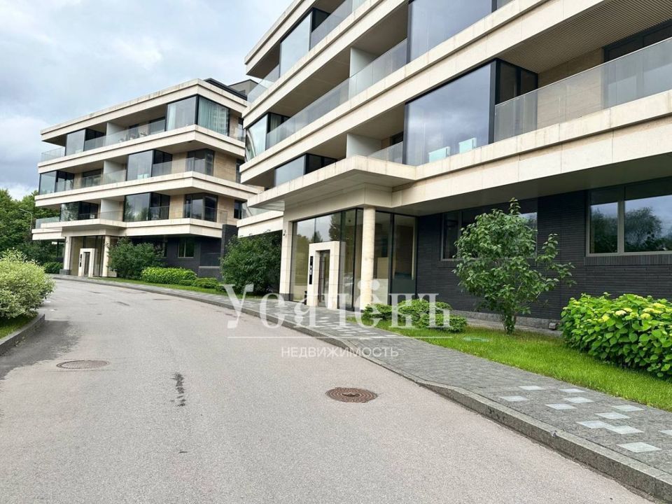 Продается 4-комнатная квартира, площадью 196.70 кв.м. Москва, улица Минская, дом 2вк4