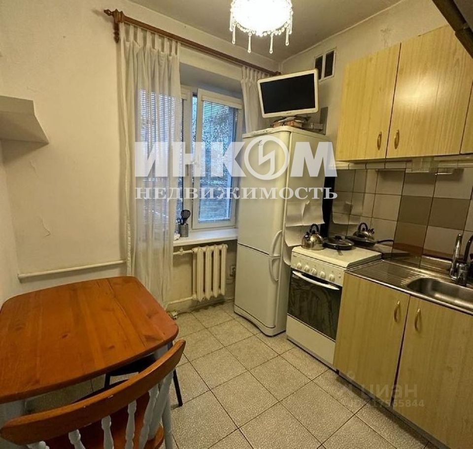 Продается 2-комнатная квартира, площадью 43.20 кв.м. Москва, улица Ярцевская, дом 11к3