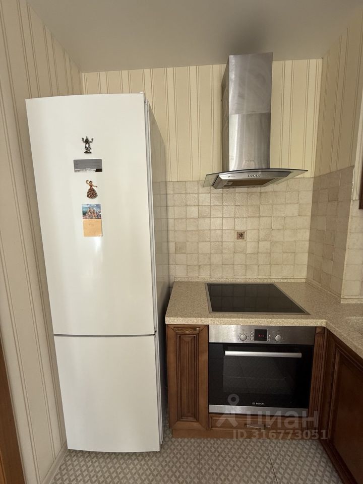 Продается 1-комнатная квартира, площадью 34.10 кв.м. Москва, набережная Котельническая, дом 33к1