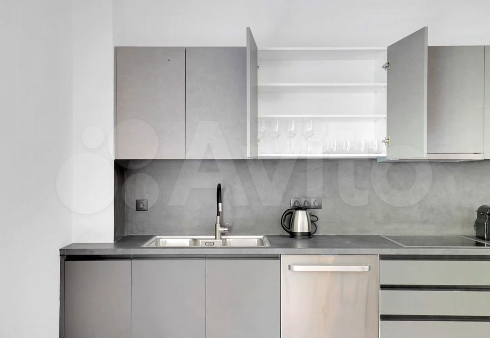 Продается 4-комнатная квартира, площадью 139.00 кв.м. Москва, переулок Зачатьевский 1-й, дом 5