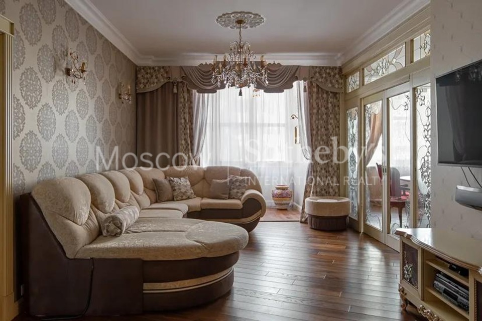 Продается 4-комнатная квартира, площадью 140.00 кв.м. Москва, улица Александра Невского, дом 27