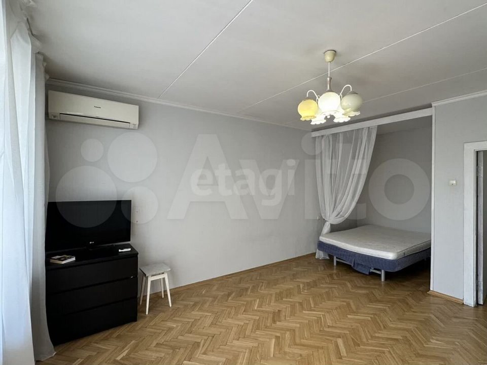 Продается 1-комнатная квартира, площадью 43.90 кв.м. Москва, переулок Козихинский Большой, дом 27с2