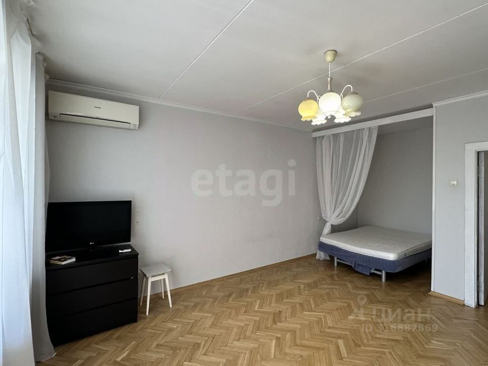 Продается 1-комнатная квартира, площадью 43.90 кв.м. Москва, переулок Козихинский Большой, дом 27с2