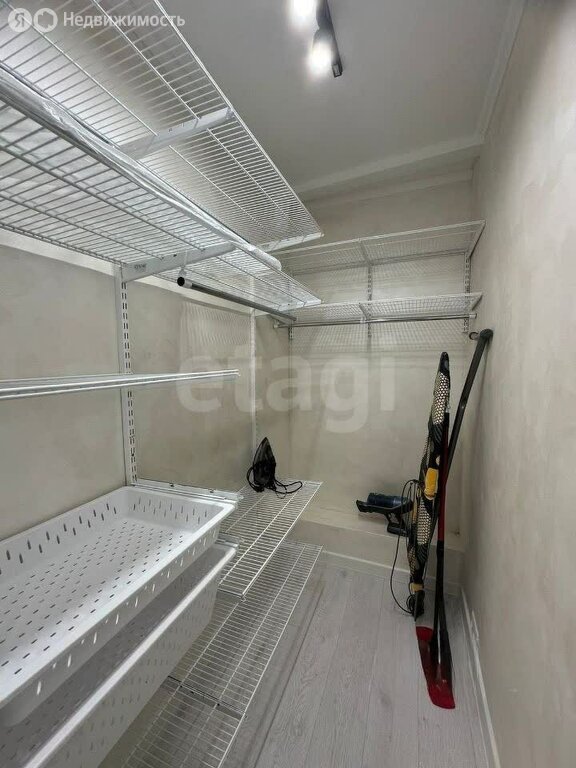 Продается 2-комнатная квартира, площадью 60.00 кв.м. Москва, улица Загорьевская, дом 17