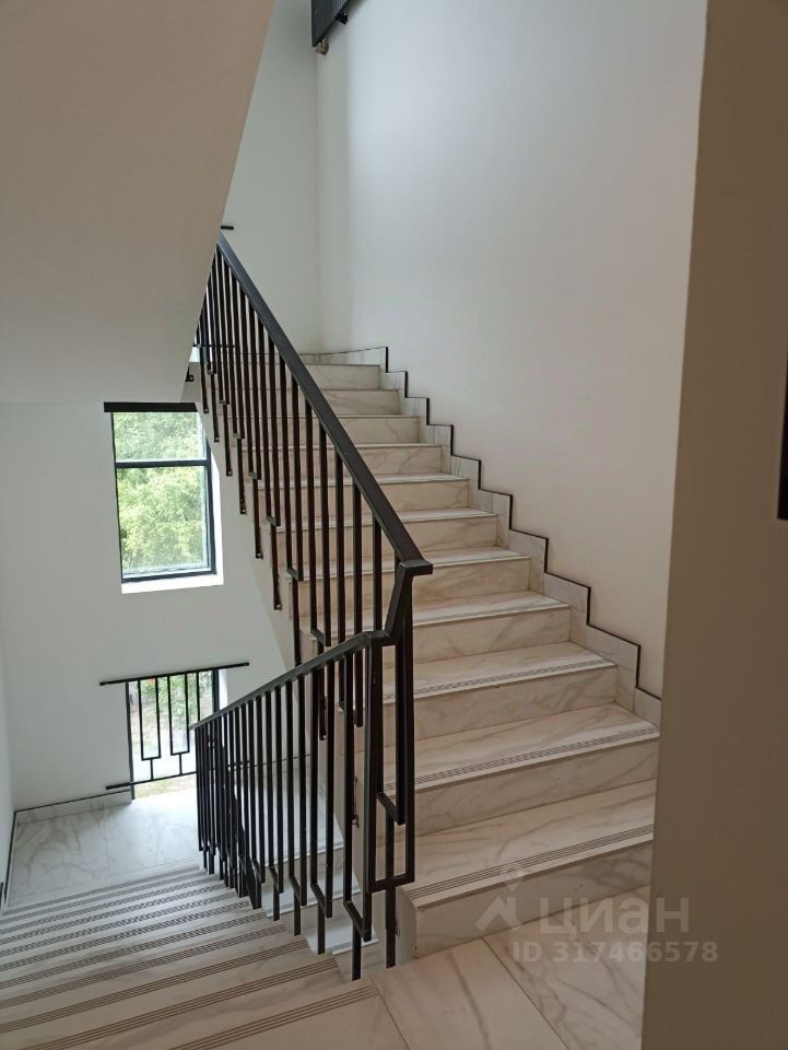 Продается 1-комнатная квартира, площадью 38.10 кв.м. Москва, улица Лермонтовская, дом 1