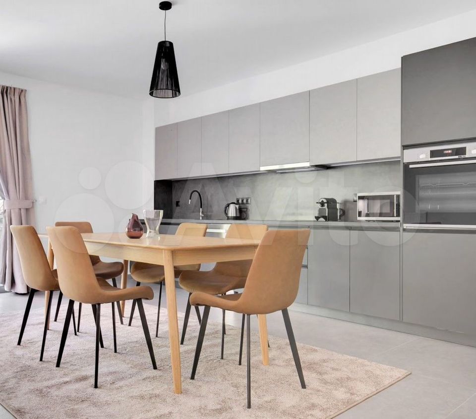 Продается 4-комнатная квартира, площадью 139.00 кв.м. Москва, переулок Зачатьевский 1-й, дом 5