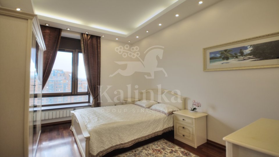 Продается 4-комнатная квартира, площадью 124.00 кв.м. Москва, улица Минская