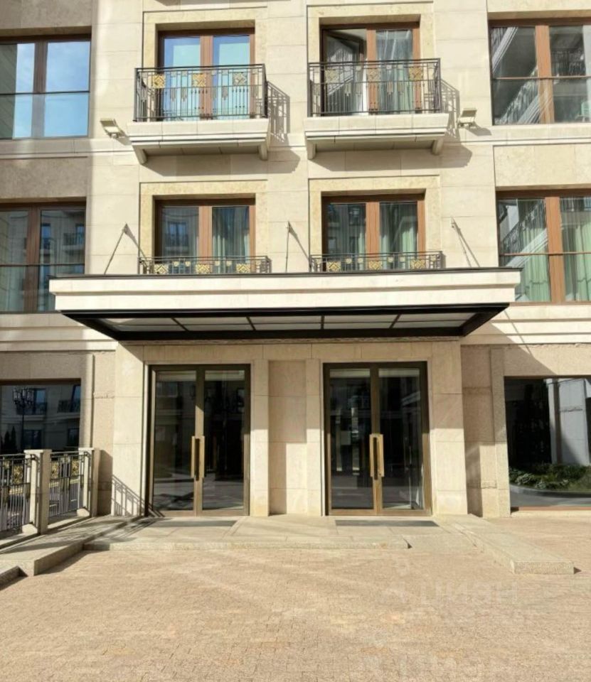 Продается 3-комнатная квартира, площадью 137.50 кв.м. Москва, набережная Котельническая, дом 31