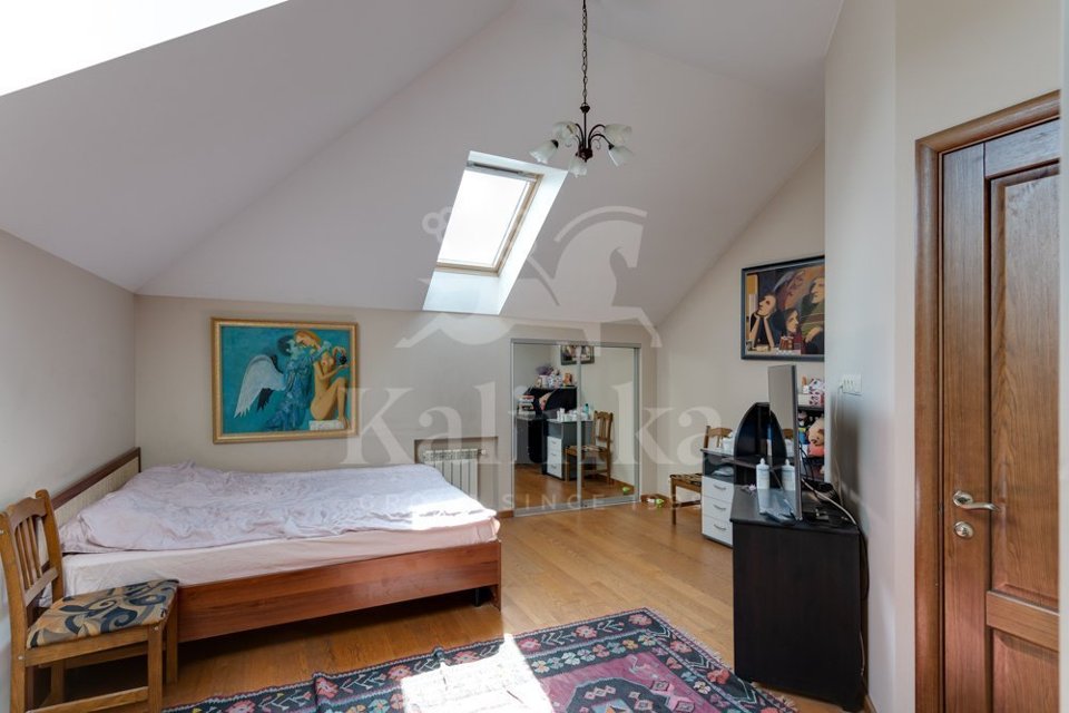 Продается дом, площадью 550.00 кв.м. Московская область, Одинцовский район, деревня Лапино