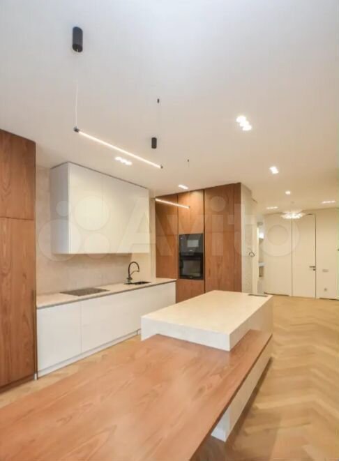 Продается 4-комнатная квартира, площадью 172.00 кв.м. Москва, переулок Неопалимовский 1-й, дом 8