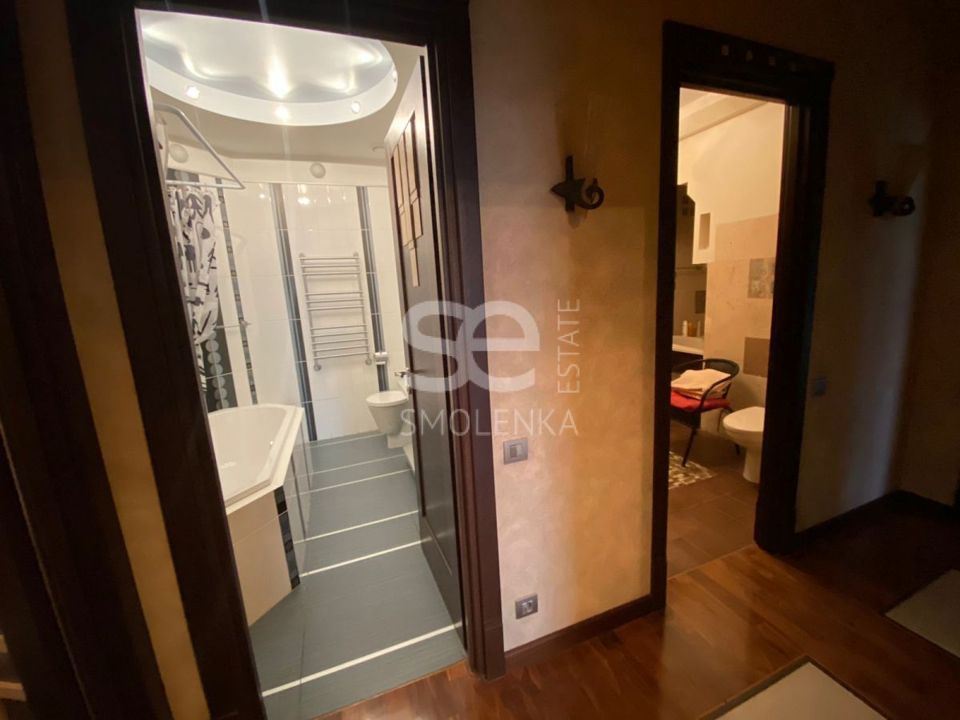 Продается 3-комнатная квартира, площадью 154.00 кв.м. Москва, переулок Зачатьевский 1-й, дом 6стр1