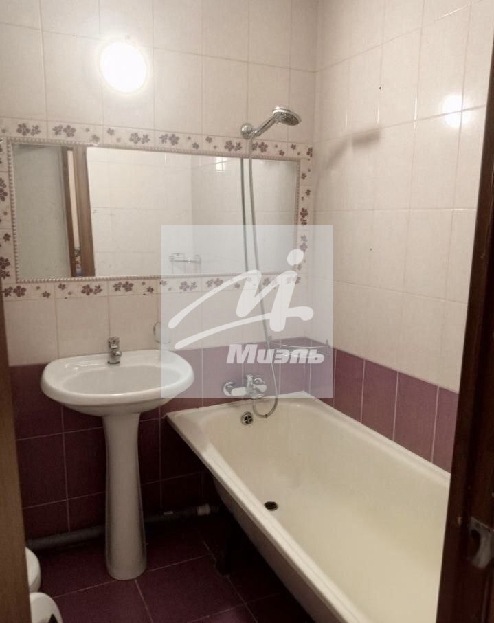 Продается 1-комнатная квартира, площадью 37.00 кв.м. Москва, улица Привольная, дом 13к1