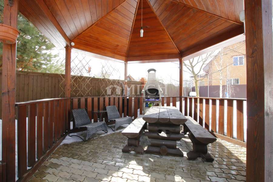 Продается дом, площадью 440.00 кв.м. Московская область, Одинцовский район, село Успенское, улица Центральная