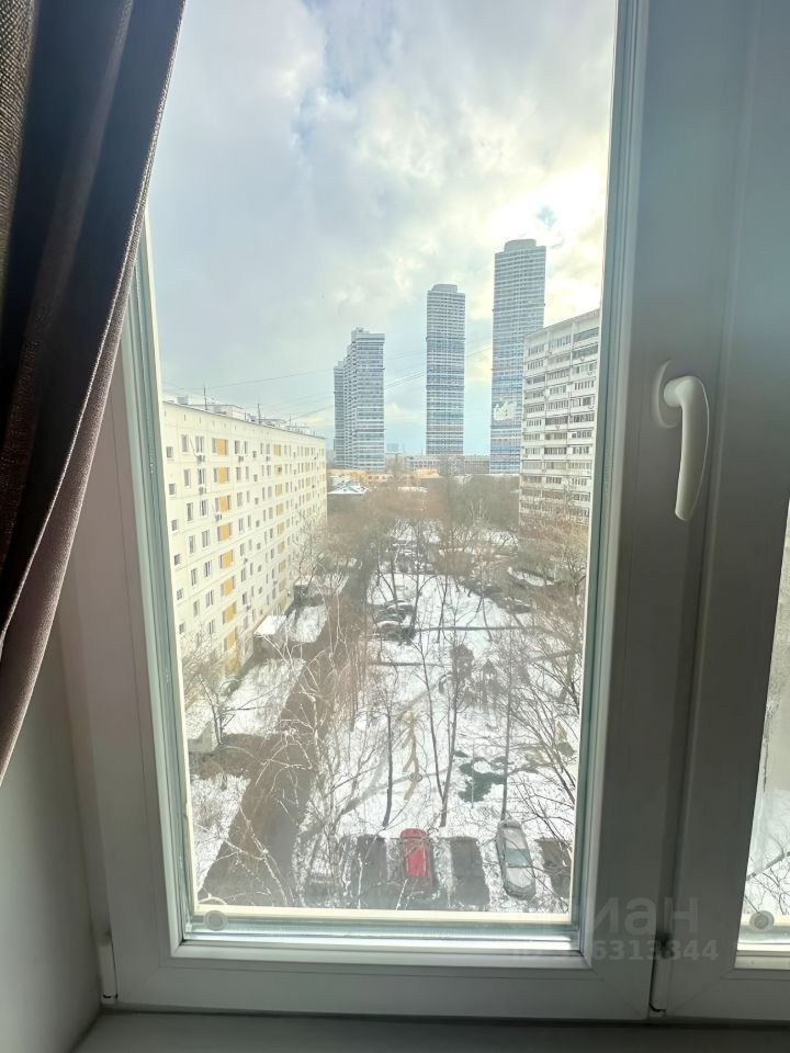 Продается 1-комнатная квартира, площадью 32.00 кв.м. Москва, улица Бажова, дом 15к2