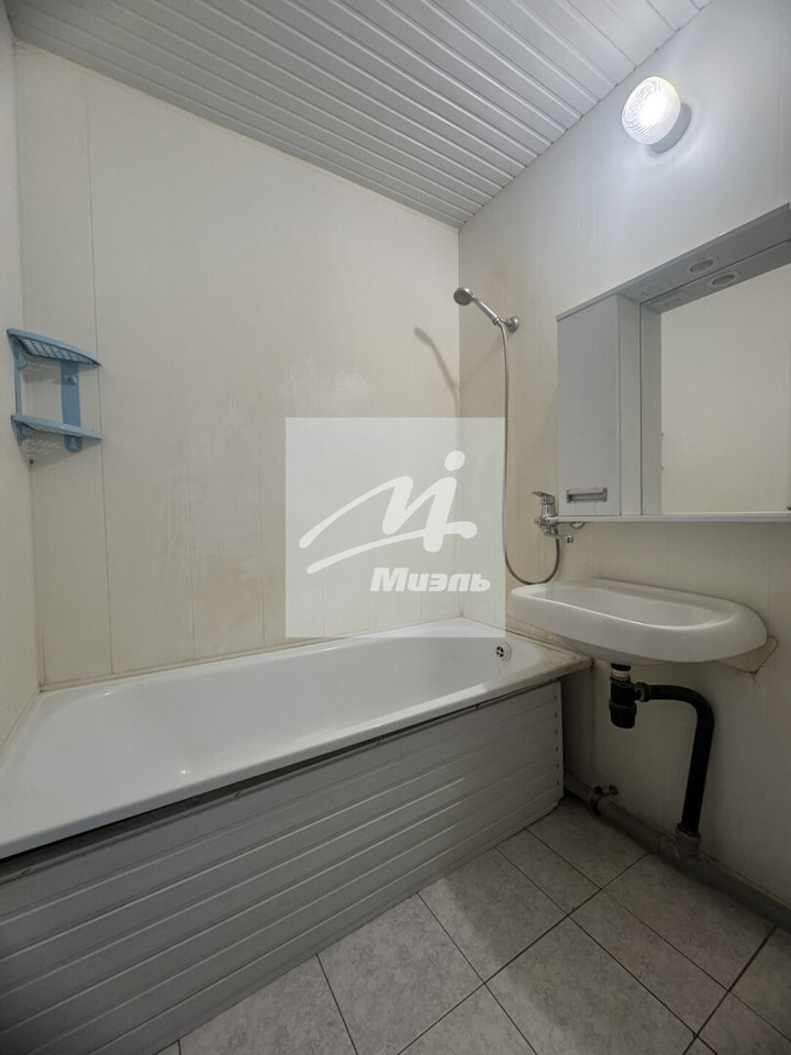 Продается 1-комнатная квартира, площадью 36.90 кв.м. Московская область, Солнечногорский район, поселок городского типа Голубое, улица Родниковая, дом 2