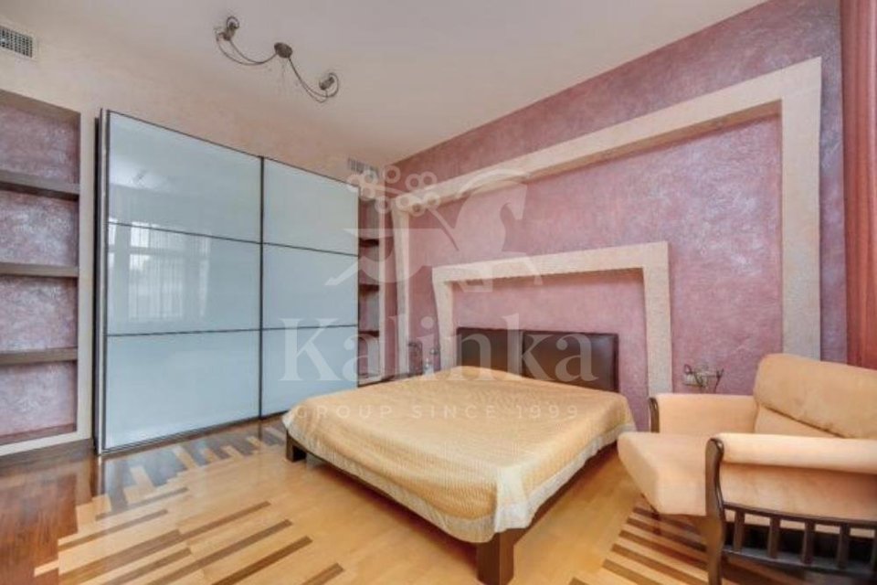 Продается 3-комнатная квартира, площадью 149.00 кв.м. Москва, переулок Зачатьевский 1-й