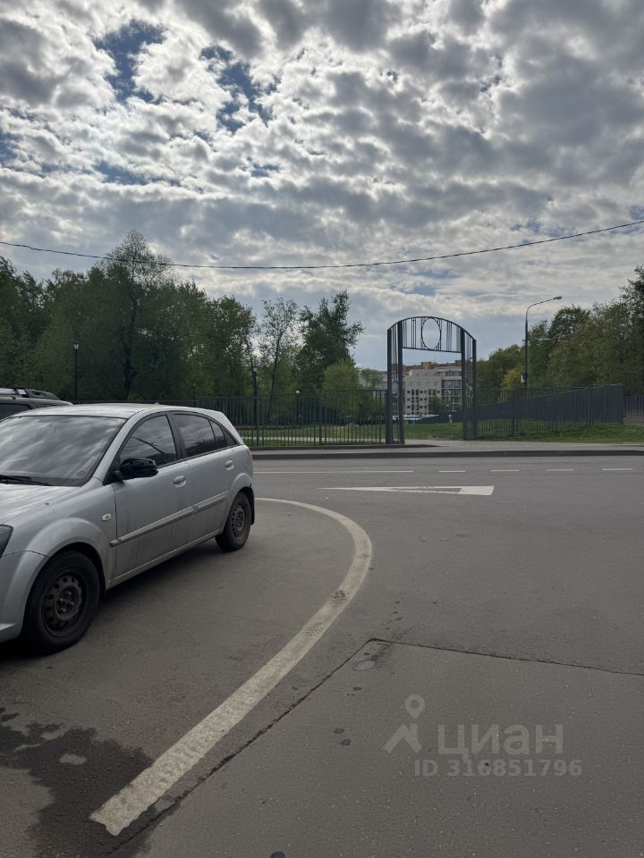 Продается 2-комнатная квартира, площадью 35.00 кв.м. Москва, улица Просторная, дом 2