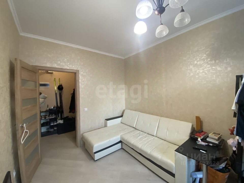 Продается 1-комнатная квартира, площадью 31.80 кв.м. Московская область, Красногорск городской округ, поселок городского типа Путилково, улица Сходненская, дом 11